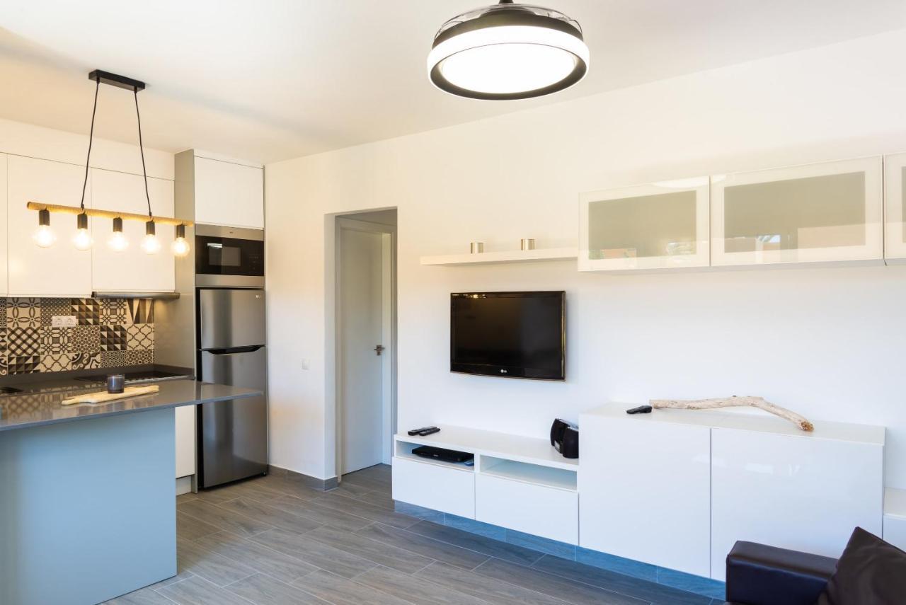 Casa Lucien - Newly Refurbished Apartment With Swimming Pool - Ideal For Couples Corralejo Exterior photo